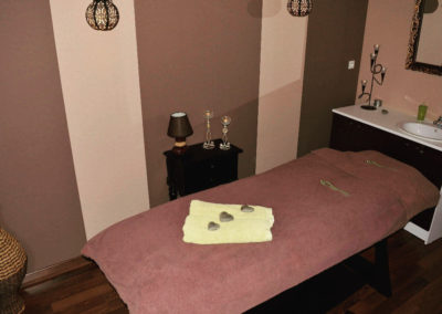 Cabine de soins, massage, soins visage et corps de l'institut Emeline Esthétique La Verrie 85